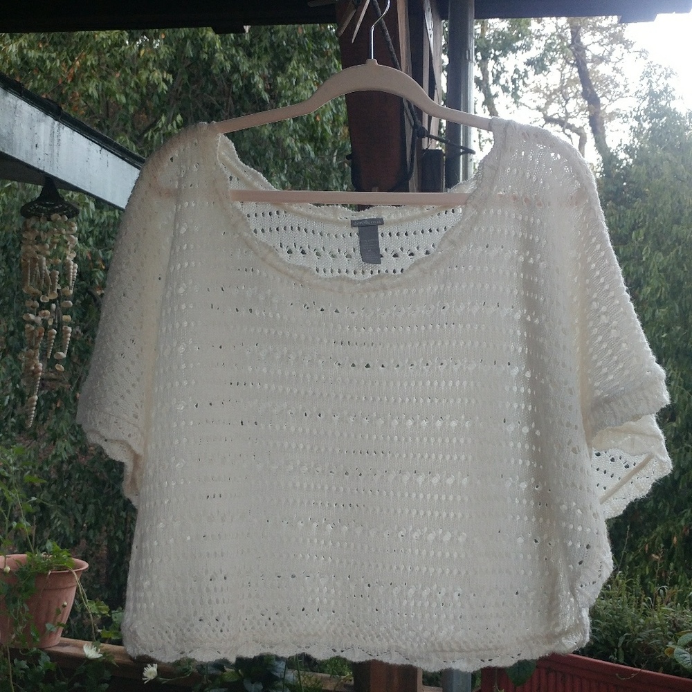 💕EUC Charlotte Russe crocheted white sweater